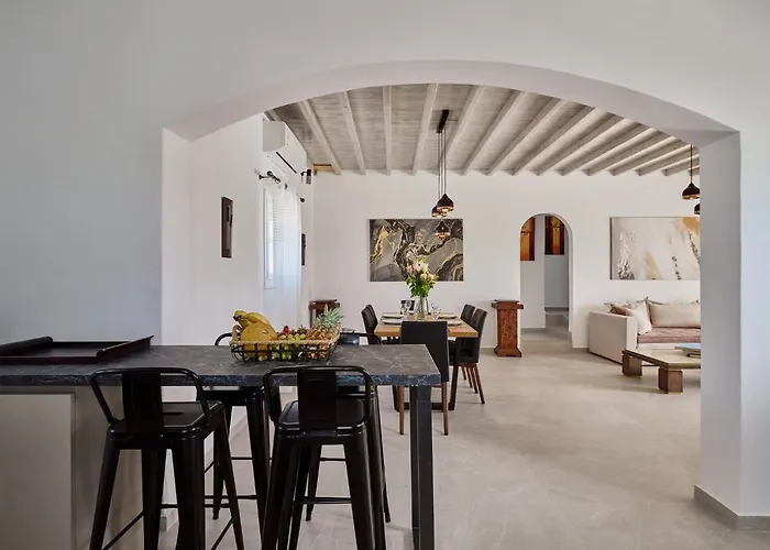 Philippi * Mykonos Town